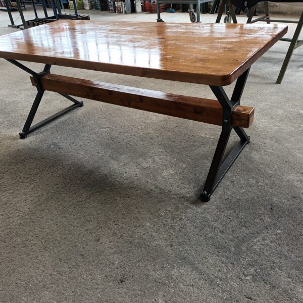 ΤΡΑΠΕΖΙ ΕΞΩΤΕΡΙΚΟΥ ΧΩΡΟΥ